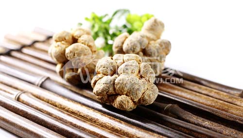 三七粉價格的高低主要是和品質(zhì)有關(guān) 三七粉價格的高低主要是和品質(zhì)有關(guān)