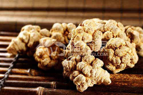 高血壓吃三七粉能降 高血壓吃三七粉能降